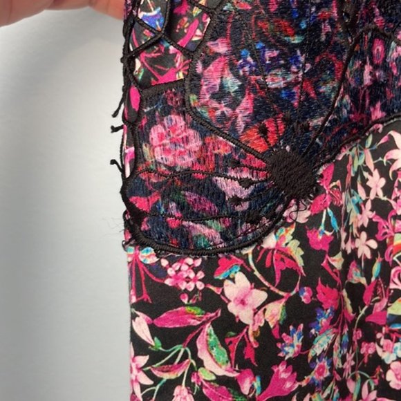 Elie Tahari Pink and Black Floral Sheath “Blake” Dress Size 12 - Picture 4 of 9